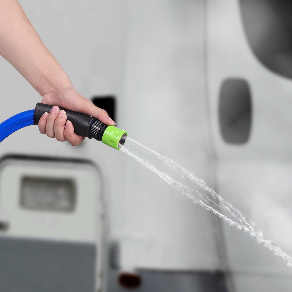 18019-4_us-ghkjrsg30yc0bxyabv2-original-img-v1-rv-heated-water-hose-it-m100-1-12