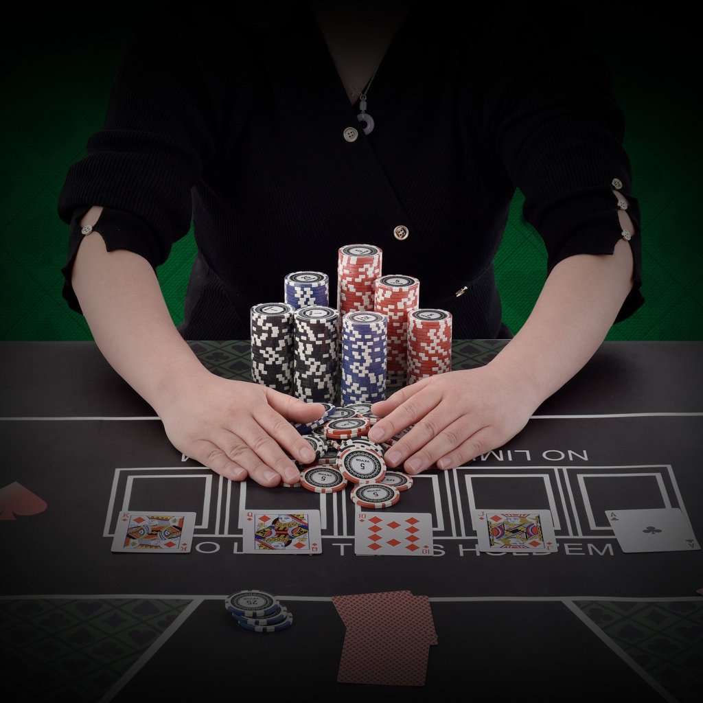 21049-4_us-pkcmtzps300gwdwovv0-original-img-v1-poker-chip-set-m100-1-12