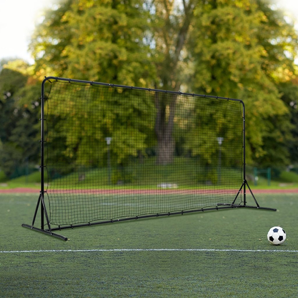 MAIN_36522-7_fotbalova-odrazova-sit--12x6ft-zelezne-fotbalove-treninkove-vybaveni--sportovni-fotbalovy-treninkovy-darek-s-prenosnou-taskou--volejbalova-odrazova-zed-idealni-pro-trenink-na-zahrade--solovy-trenink--prihravky