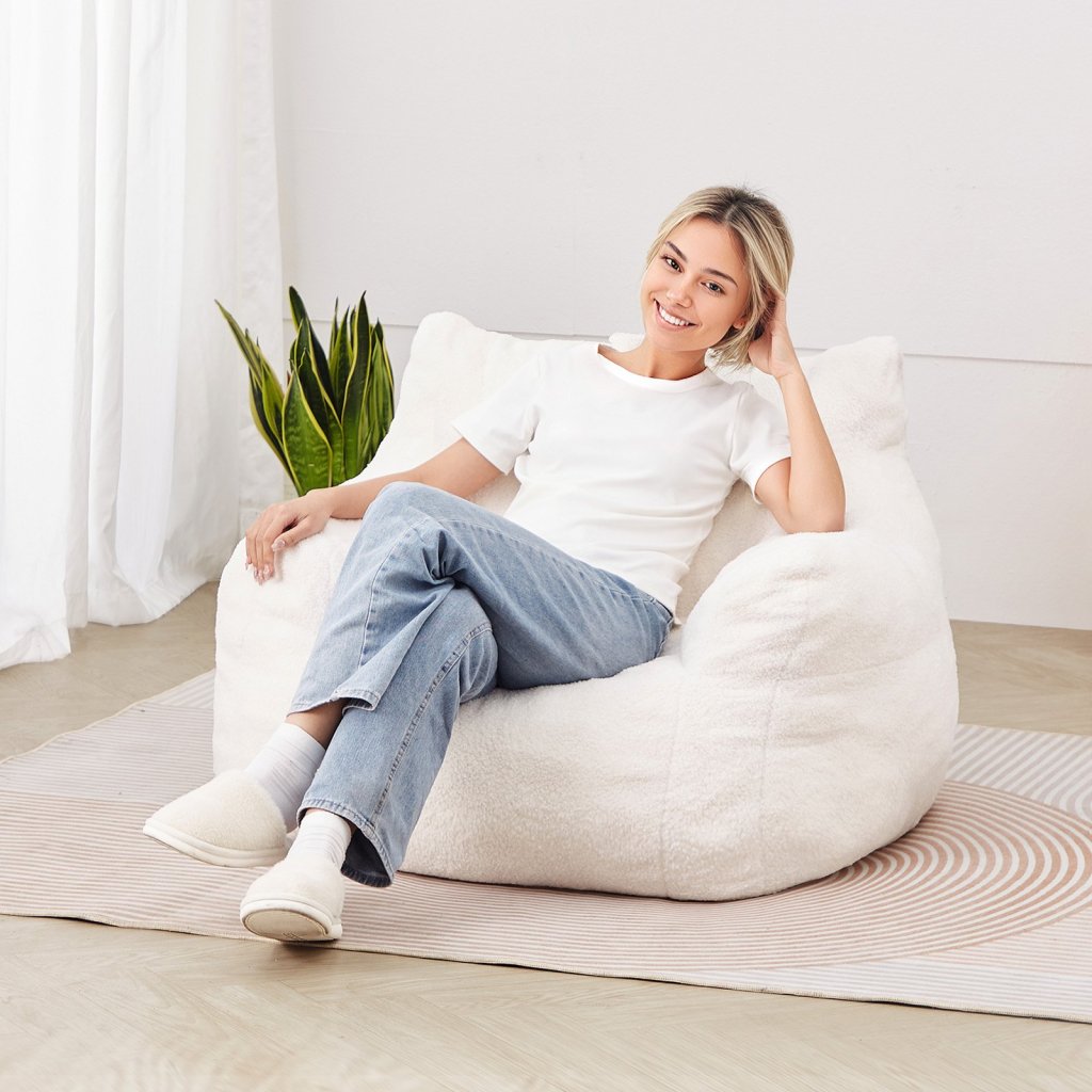 MAIN_30042-4_3stopa-zidle-bean-bag-s-mekkymi-podruckami-a-uloznou-kapsou-v-bile-barve