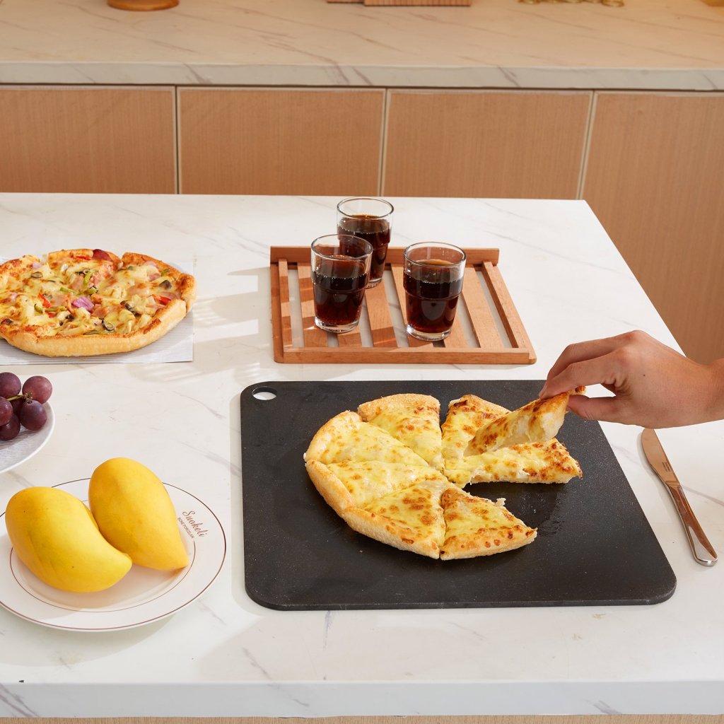 18916-4_us-fxpspsgb1351ccx4ev0-original-img-v1-pizza-baking-steel-m100-1-12