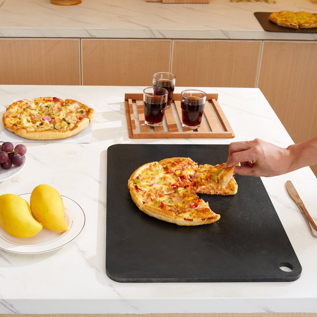 MAIN_18919-4_us-fxpspsgb2014v3xp7v0-original-img-v1-pizza-baking-steel-m100-1-12