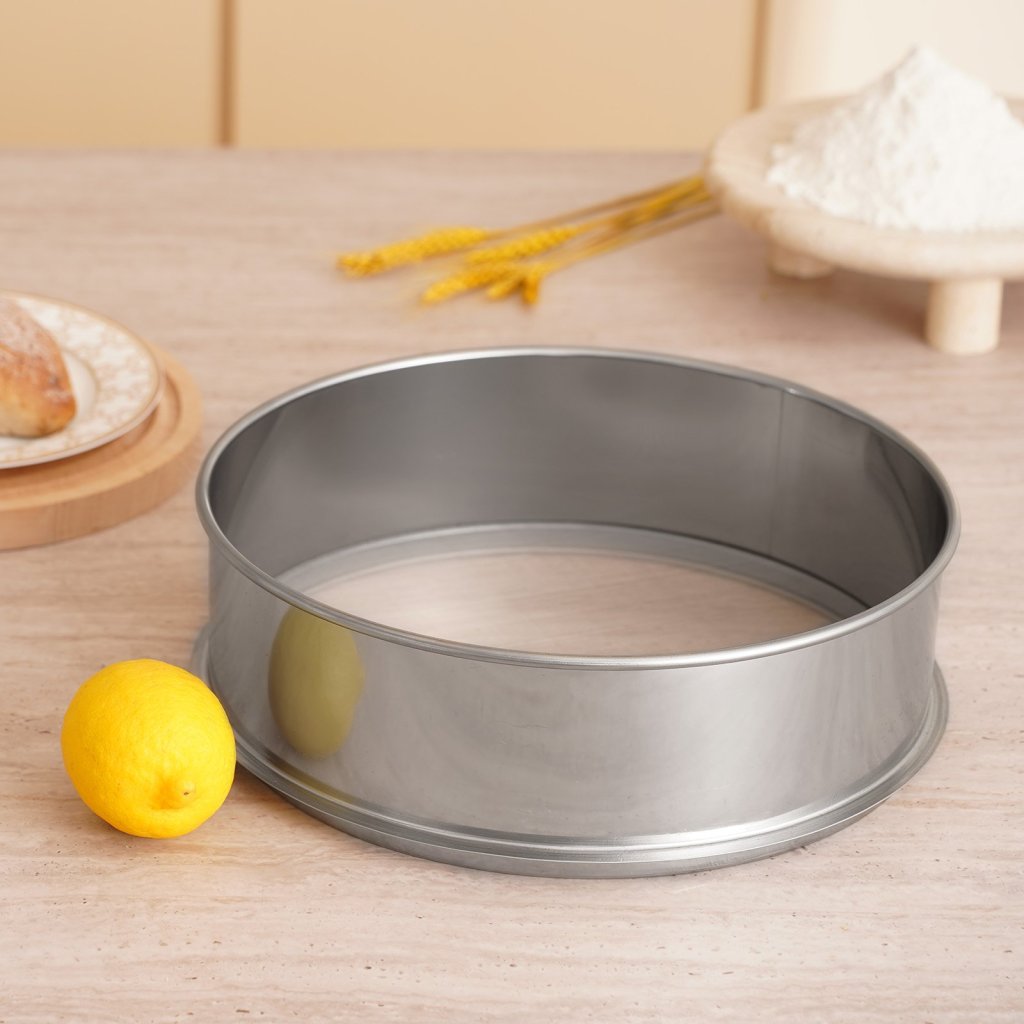 MAIN_24515-4_us-sw40m0000000r7ayuv0-original-img-v1-flour-sifter-m100-1-12