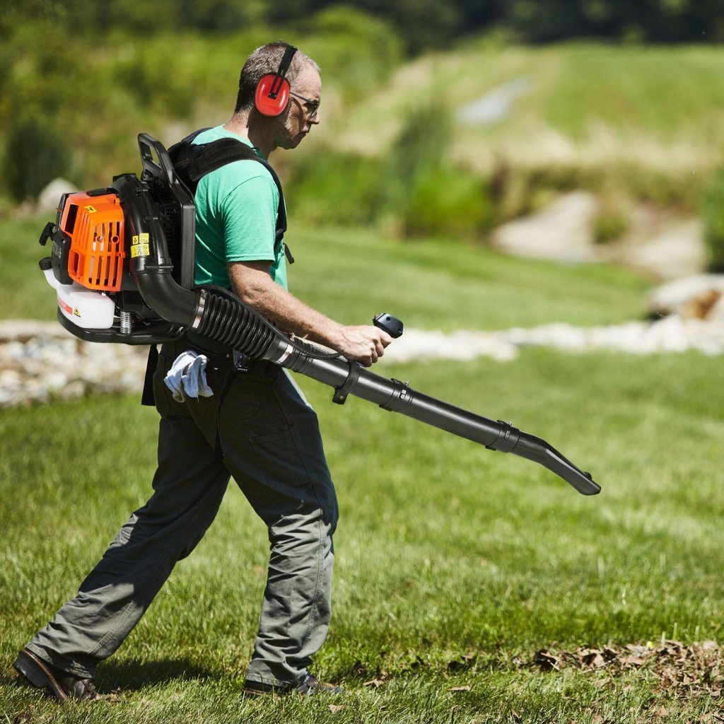 20563-4_us-bbsrycyjlfmmo37ouv0-original-img-v1-gas-leaf-blower-m100-1-12