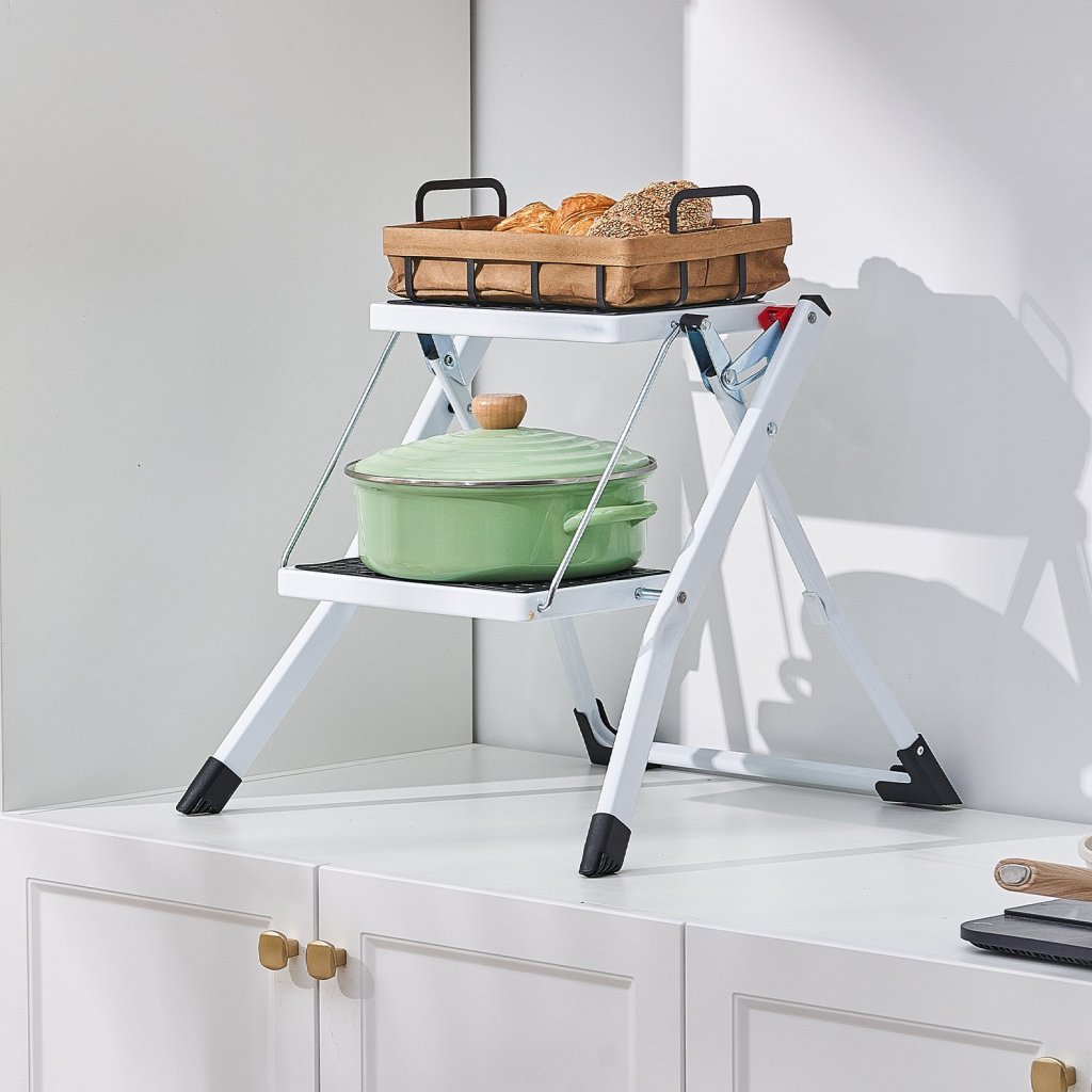 MAIN_15964-4_us-jytdgkzdlb00qe3jsv0-original-img-v1-step-stool-m100-1-12