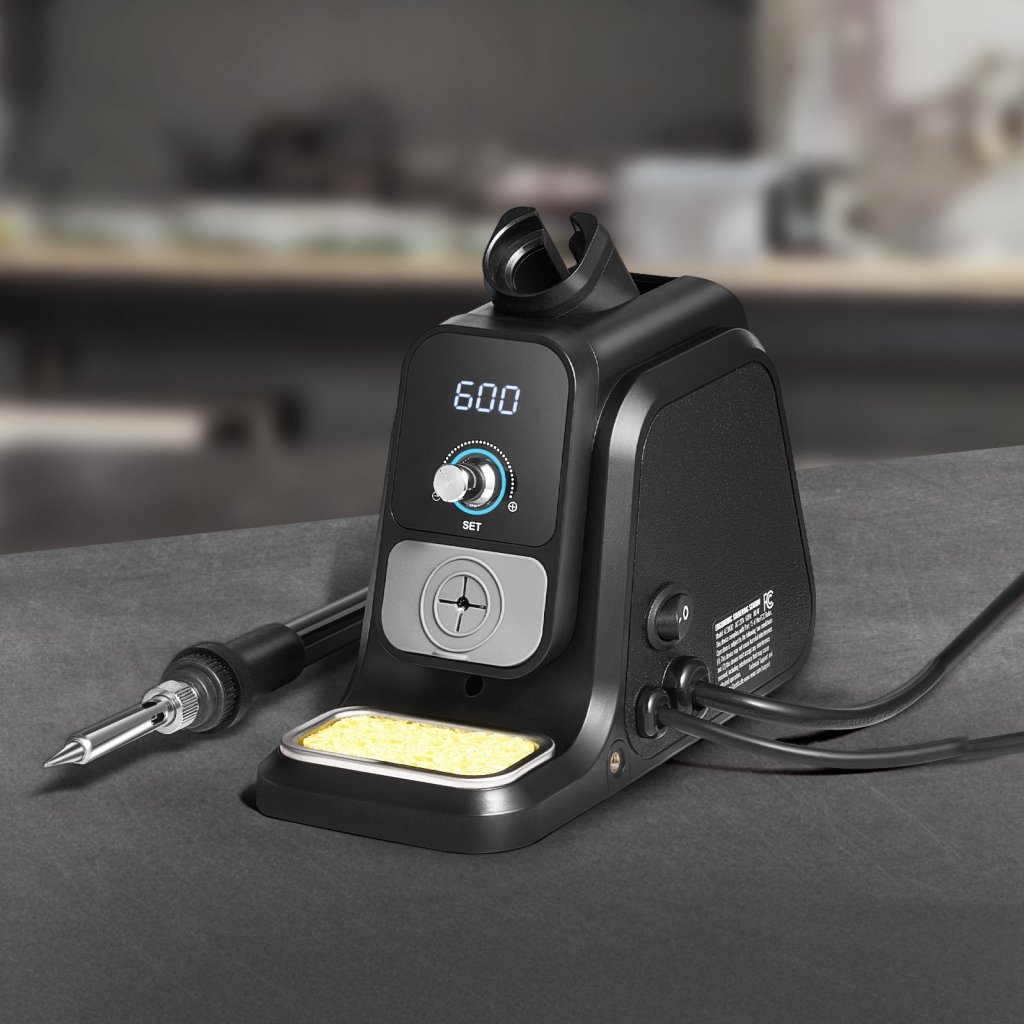 MAIN_31614-7_pajeci-stanice-s-pajeckou-80w-led-displej--sada-pajeci-stanice--pomocne-ruce