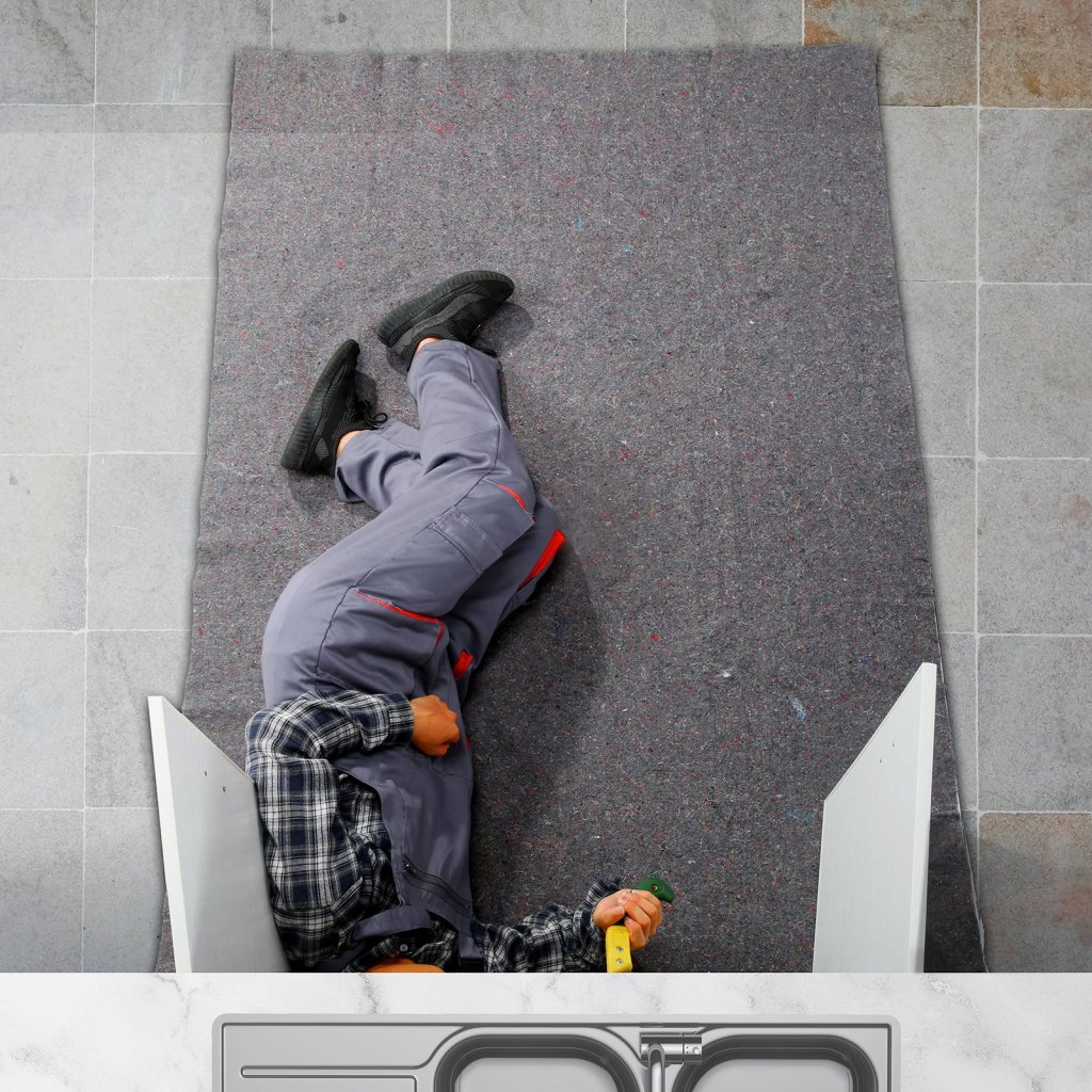 22810-3_us-dcbyt72x54inixguyv0-original-img-v1-moving-blanket-m100-1-12