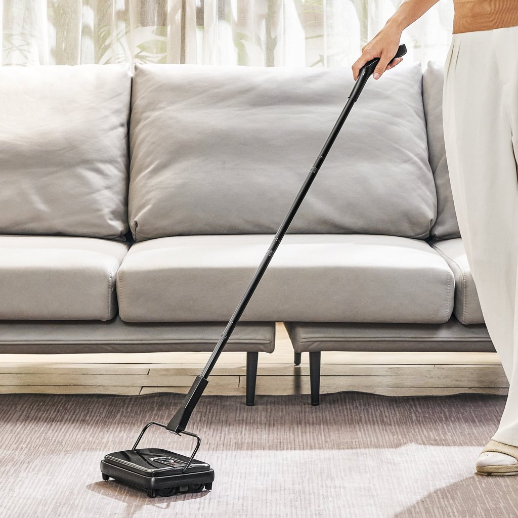 MAIN_16861-4_us-gsqsqbddbdd11gaydv0-original-img-v2-carpet-sweeper-m100-1-12