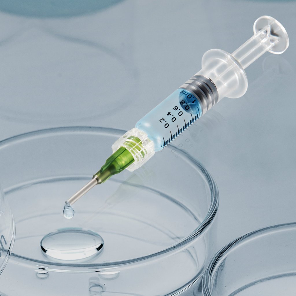 MAIN_17713-4_us-blle1ml100pcswv5sv0-original-img-v7-luer-lock-syringe-m100-1-1