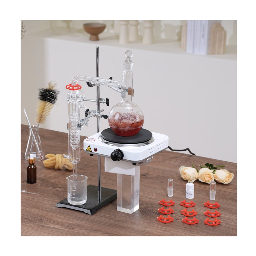 MAIN_29472-4_sada-na-destilaci-esencialniho-oleje--500-ml-destilacni-pristroj--3-3-sada-na-destilaci-skla-boro-lab-s-1000w-topnou-deskou-a-24--40-spoji--sada-33-kusu